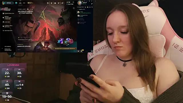 Check-out your craziest wishes with our pick of gaming cams models, featuring big knockers, round tails and tight twats.