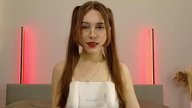 MoonlitDiva from StripChat is Freechat