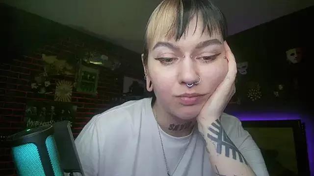 MoorderxDoll from StripChat