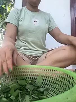 Mores1_Squirt from StripChat is Freechat