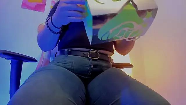 naharasoller from StripChat is Freechat