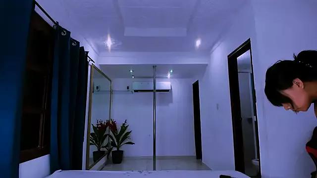 nahomy_ryans from StripChat is Freechat