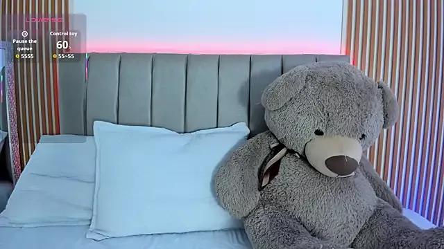 naishaa_ from StripChat is Freechat