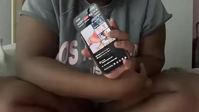 Photos of nanaisbackk from StripChat is Freechat