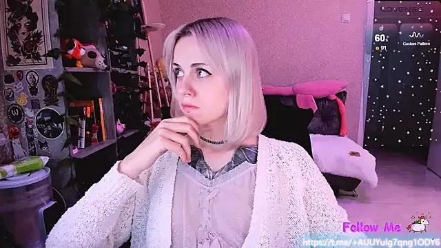 Check-out your craziest wishes with our pick of gaming cams models, featuring big knockers, round tails and tight twats.