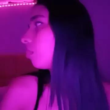 Naomi-angel from StripChat is Freechat