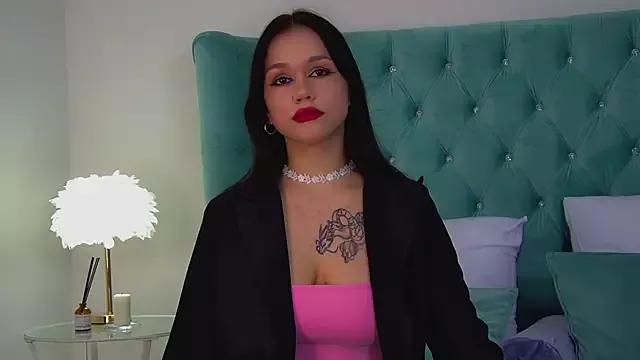 NaomiShannon from StripChat is Freechat