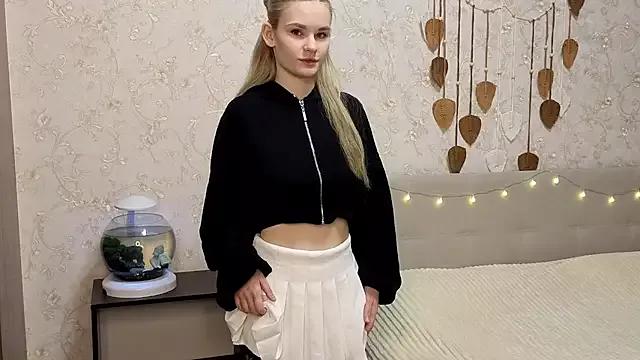 NaomiSwetheart from StripChat is Freechat