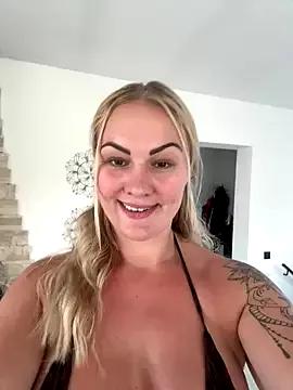 Check-out your craziest wishes with our pick of gaming cams models, featuring big knockers, round tails and tight twats.