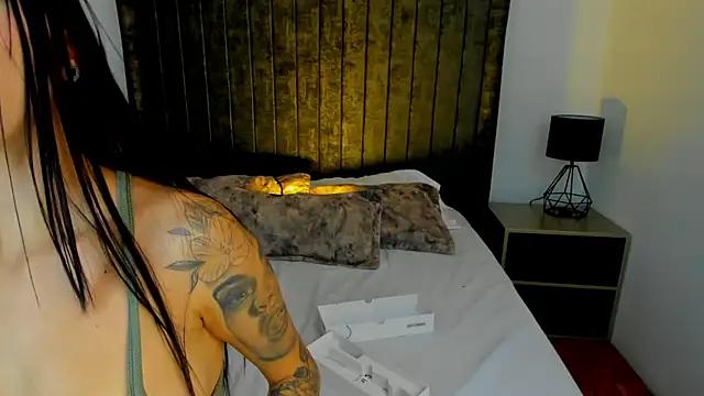 Check-out your craziest wishes with our pick of gaming cams models, featuring big knockers, round tails and tight twats.