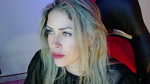 Check-out your craziest wishes with our pick of gaming cams models, featuring big knockers, round tails and tight twats.