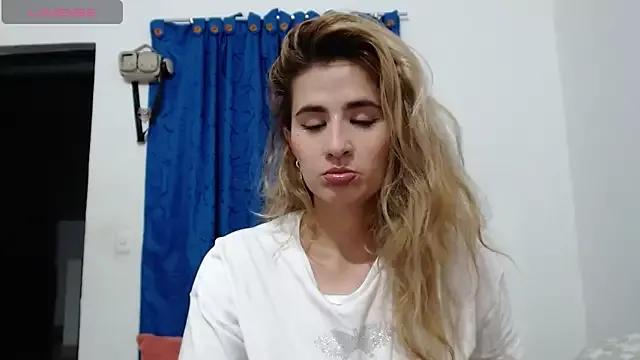 natasha_lopera from StripChat is Freechat