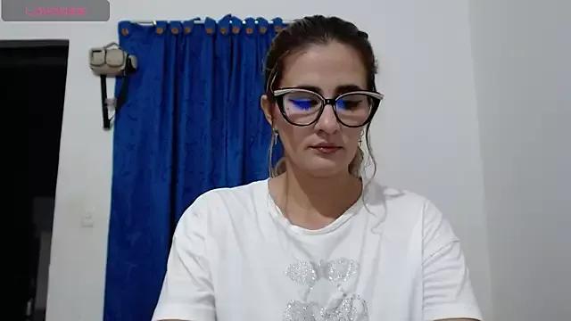 natasha_lopera from StripChat is Freechat