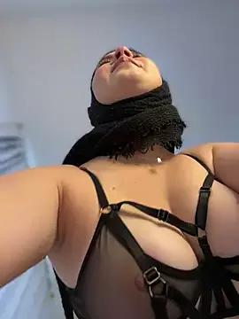 Check-out your craziest wishes with our pick of gaming cams models, featuring big knockers, round tails and tight twats.