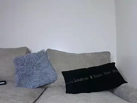 naughty_ebony-queen from StripChat is Freechat