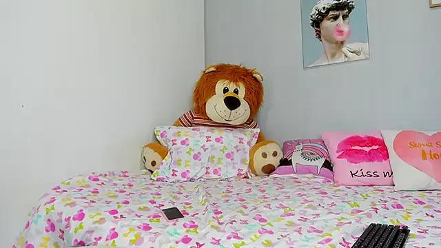 naughtyloverss from StripChat is Freechat