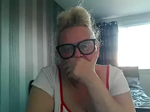 Nawty-Blonde-Nymph from StripChat is Freechat