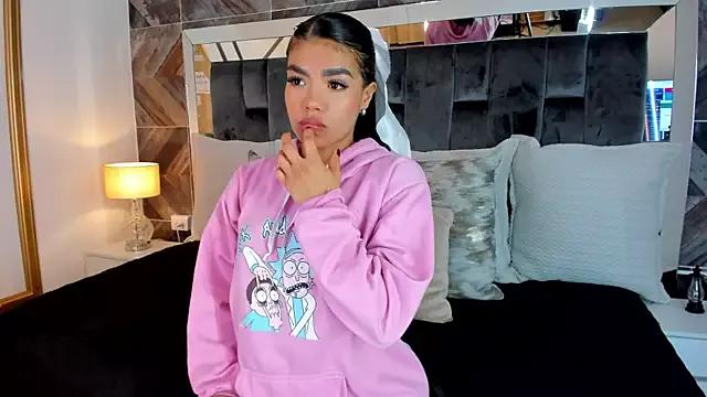 Check-out your craziest wishes with our pick of gaming cams models, featuring big knockers, round tails and tight twats.