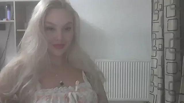 Naymoria from StripChat is Freechat