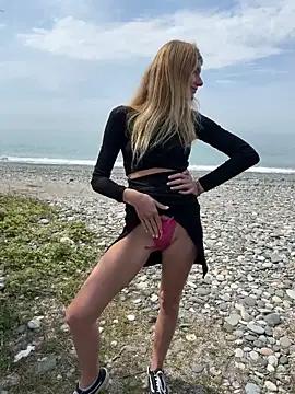 Check-out your craziest wishes with our pick of gaming cams models, featuring big knockers, round tails and tight twats.