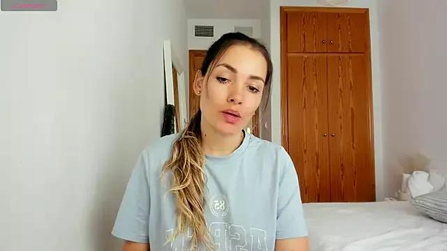NiaStone from StripChat is Freechat