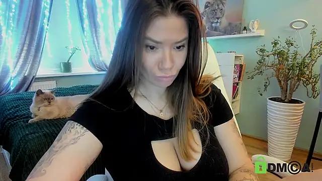 Check-out your craziest wishes with our pick of gaming cams models, featuring big knockers, round tails and tight twats.