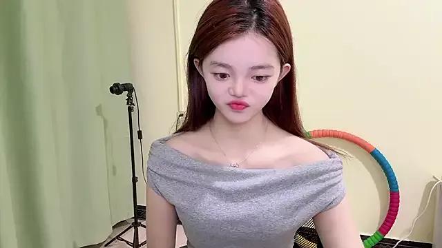 Nicole-13 from StripChat is Freechat