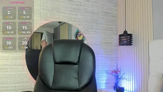 Check-out your craziest wishes with our pick of gaming cams models, featuring big knockers, round tails and tight twats.