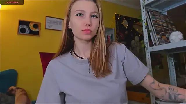 Nicole_matt from StripChat is Freechat