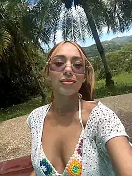 Check-out your craziest wishes with our pick of gaming cams models, featuring big knockers, round tails and tight twats.