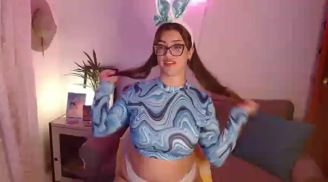 Check-out your craziest wishes with our pick of gaming cams models, featuring big knockers, round tails and tight twats.