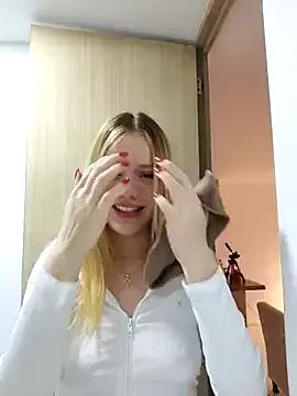 Photos of NicoleCut from StripChat is Freechat