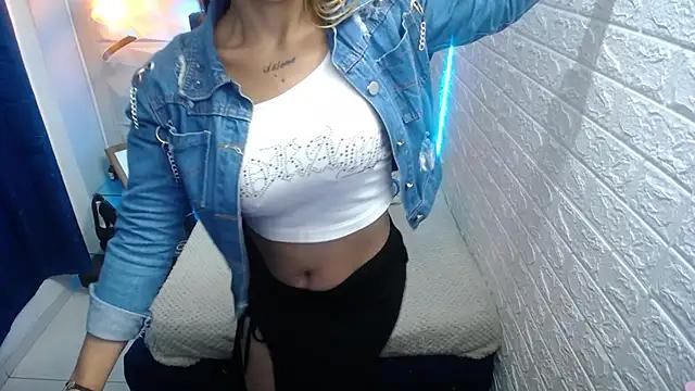 Check-out your craziest wishes with our pick of gaming cams models, featuring big knockers, round tails and tight twats.