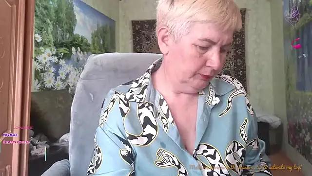 NicoleOlla from StripChat is Freechat