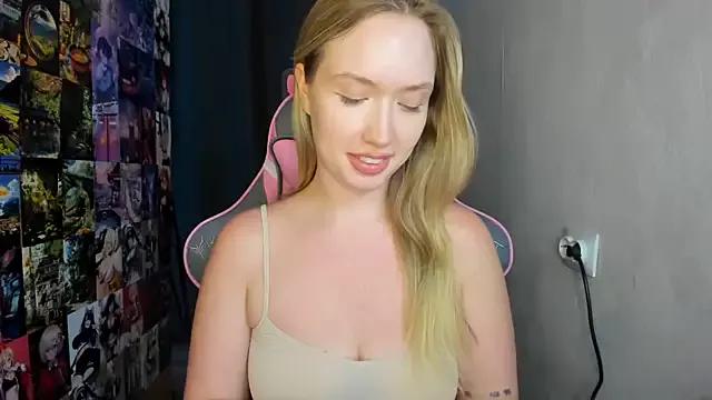 Check-out your craziest wishes with our pick of gaming cams models, featuring big knockers, round tails and tight twats.