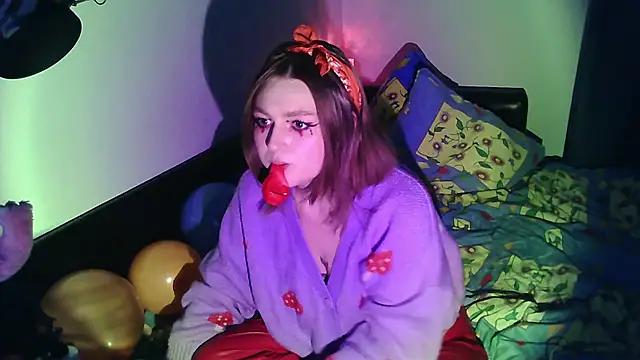 Check-out your craziest wishes with our pick of gaming cams models, featuring big knockers, round tails and tight twats.