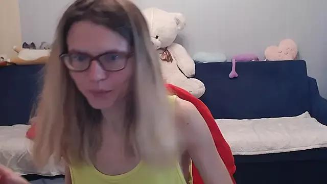 night_is_dark from StripChat is Freechat