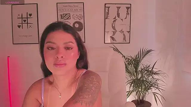 NiiaEvanss from StripChat