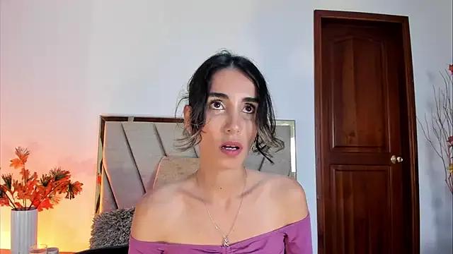 Nina_Cavaali from StripChat is Freechat