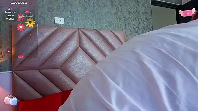 noah_mishellee from StripChat is Freechat