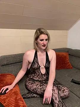 Check-out your craziest wishes with our pick of gaming cams models, featuring big knockers, round tails and tight twats.