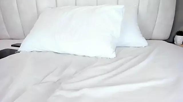 NymzieLoren from StripChat is Freechat