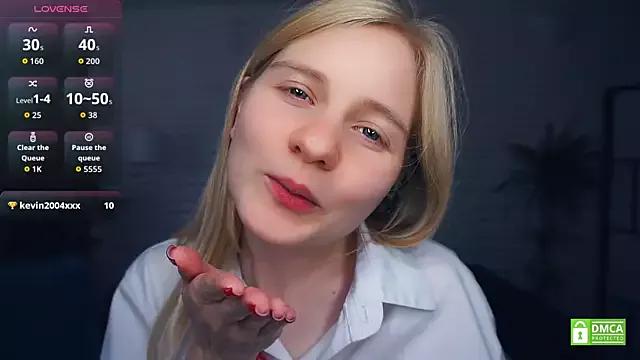 Check-out your craziest wishes with our pick of gaming cams models, featuring big knockers, round tails and tight twats.