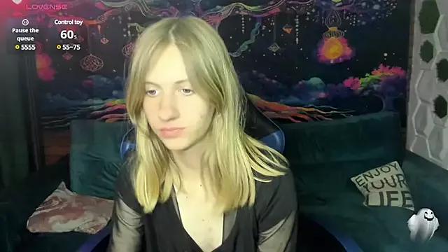 Olisa_fox from StripChat is Freechat