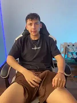 oliver_kyy from StripChat is Freechat
