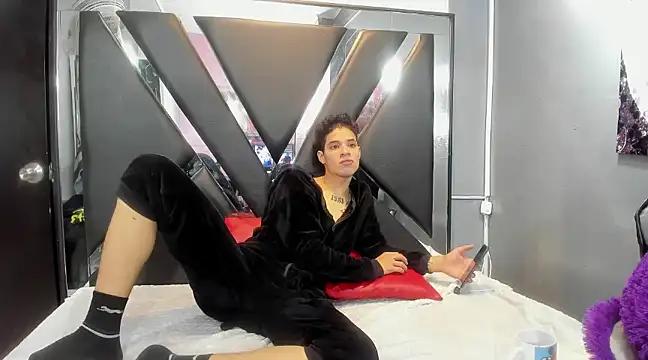 Oliver_Thomson from StripChat is Freechat