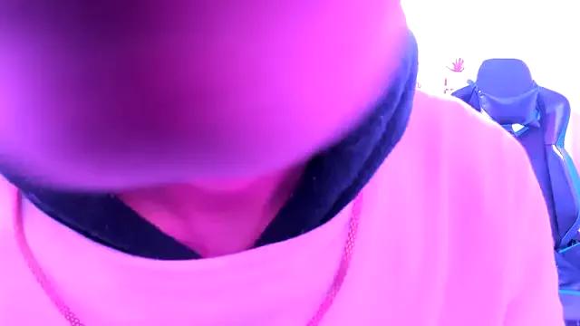 oliverhot2005 from StripChat is Freechat