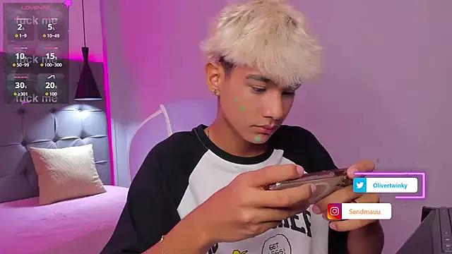 Check-out your craziest wishes with our pick of gaming cams models, featuring big knockers, round tails and tight twats.