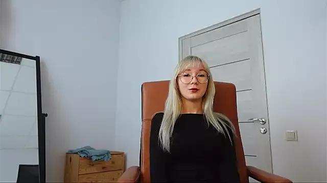 Olivia_North from StripChat is Freechat
