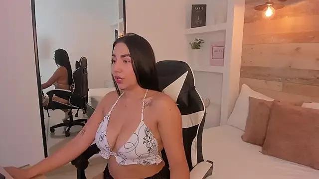 olivia_willoow from StripChat is Freechat